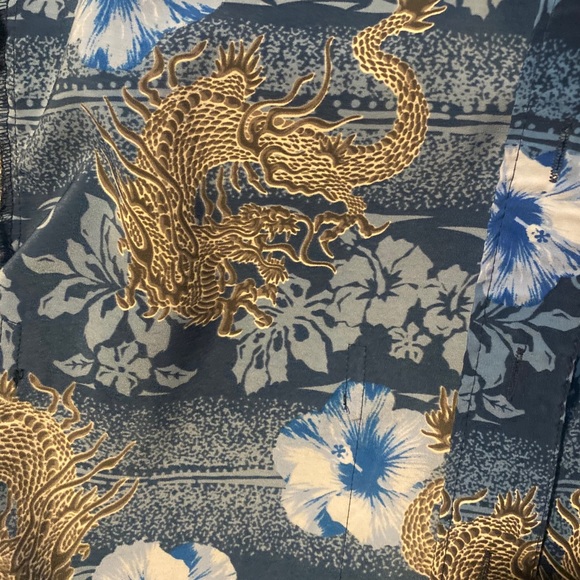Vintage Hawaiian dragon button up - Picture 4 of 6